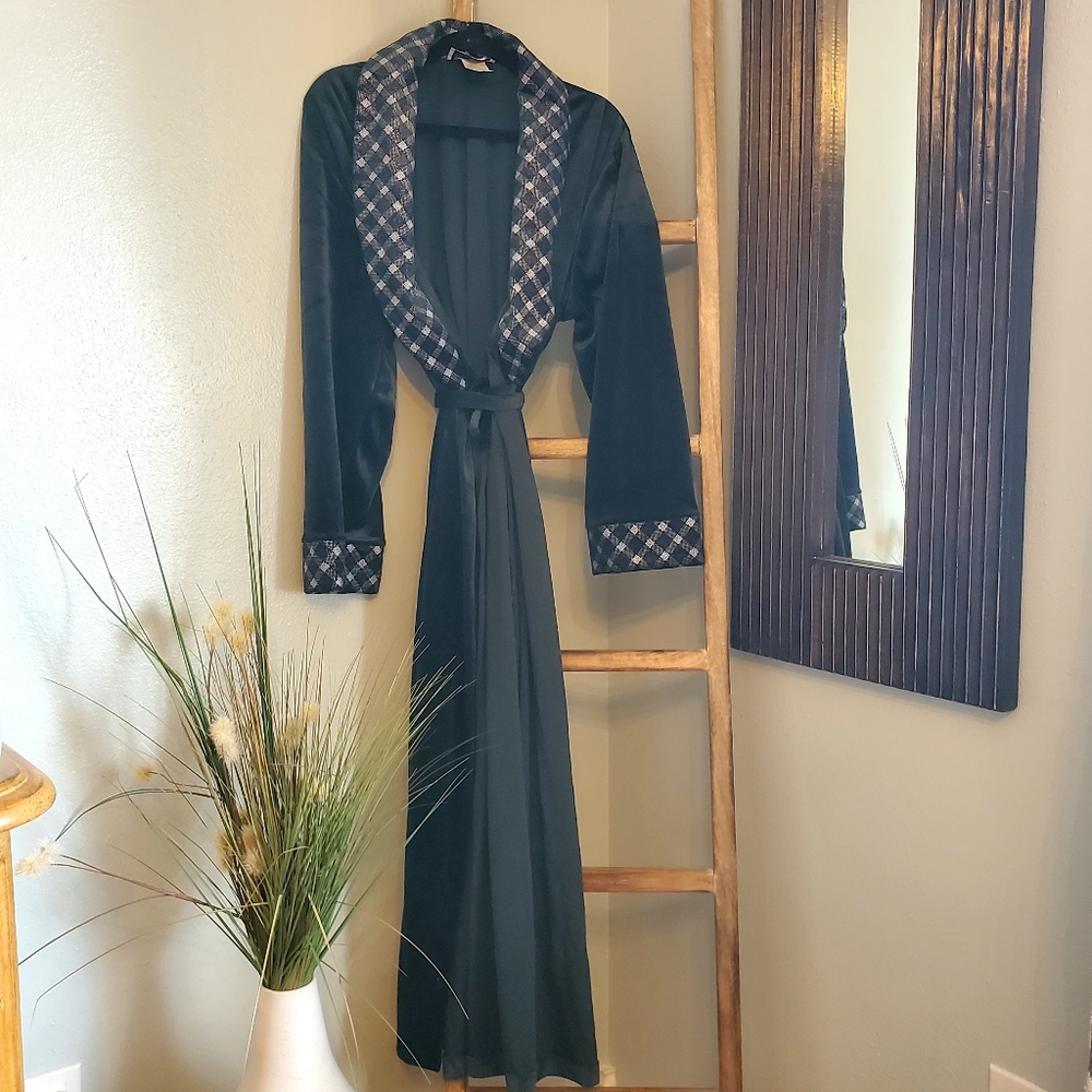 Vintage Amanda Stewart Hunter Green Robe Contraat Check Collar and Sleeves